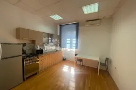 Prodajemo stan na par koraka od Korza, Rijeka, Appartement