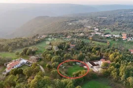 PROSTRANO GRAĐEVINSKO ZEMLJIŠTE NA MIRNOJ LOKACIJI!, Labin, Land