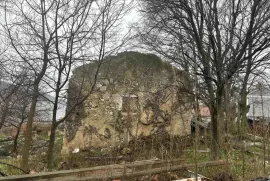 SAMO U DOGMI RUŠEVINA SA VELIKOM OKUĆNICOM, Kraljevica, House