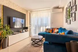 Škurinje novouređen 3s+db rijetkost!!, Rijeka, Apartamento