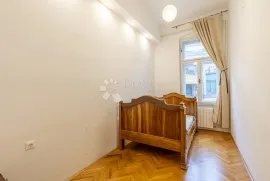 Gospodski stan u strogom centru s lijepim pogledom, Rijeka, Apartamento