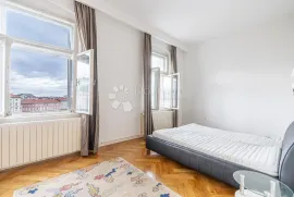 Gospodski stan u strogom centru s lijepim pogledom, Rijeka, Apartamento