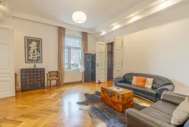 Gospodski stan u strogom centru s lijepim pogledom, Rijeka, Apartamento