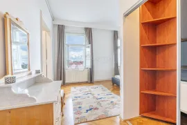 Gospodski stan u strogom centru s lijepim pogledom, Rijeka, Apartamento