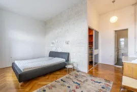 Gospodski stan u strogom centru s lijepim pogledom, Rijeka, Apartamento