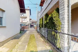 Kuća PRODAJA Dubrava, dva stana, garaža, okućnica, Zagreb, Casa