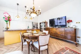 Zagreb, Donji grad, luksuzan i elegantan dvosoban stan 100 m2 s pogledom na predivan park, Zagreb, Apartamento