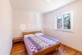 Crikvenica, predivan dvosoban stan 49m2 s parkingom, Crikvenica, Appartement