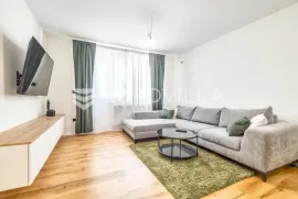 Zagreb, Voltino, novouređen trosoban stan, NKP 74, Zagreb, Appartement