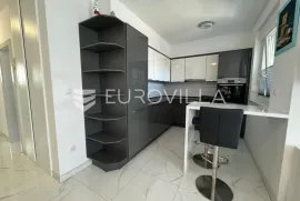 Trogir, dvosoban namješten stan u širem centru grada, Trogir, Appartment