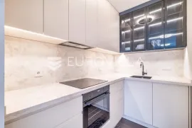 Ban centar, savršen dvosoban stan na 4. katu, Zagreb, Appartment