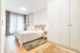 Ban centar, savršen dvosoban stan na 4. katu, Zagreb, Apartamento