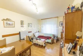 Vukovar, Borovo Naselje, prostrana obiteljska kuća 150 m2 s garažom, Vukovar, House