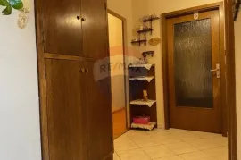 Rijeka, Zamet - kuća, 8S +3DB, tri odvojena stana, Rijeka, House