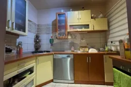 Rijeka, Zamet - kuća, 8S +3DB, tri odvojena stana, Rijeka, Casa