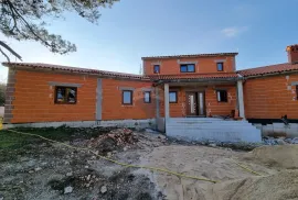 Rovinjsko Selo - roh bau kuća 450m2 + okućnica 3500 m2, Rovinj, بيت