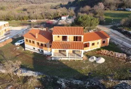 Rovinjsko Selo - roh bau kuća 450m2 + okućnica 3500 m2, Rovinj, Haus