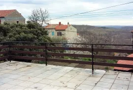 Istra, Buje - kuća na dobroj poziciji, Buje, Casa