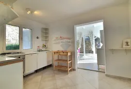 Otok Cres, Martinščica, kuća 150 m2 sa dva apartmana, prekrasan pogled, Cres, Дом