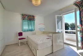 Otok Cres, Martinščica, kuća 150 m2 sa dva apartmana, prekrasan pogled, Cres, Haus