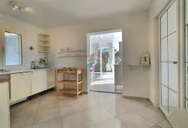 Otok Cres, Martinščica, kuća 150 m2 sa dva apartmana, prekrasan pogled, Cres, Haus