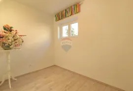 Otok Cres, Martinščica, kuća 150 m2 sa dva apartmana, prekrasan pogled, Cres, Дом