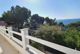 Otok Cres, Martinščica, kuća 150 m2 sa dva apartmana, prekrasan pogled, Cres, Дом