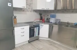 Rijeka, Viškovo - 2S+DB površine 108m2 s okućnicom i parkingom, Viškovo, Apartamento