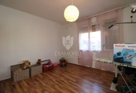 KUĆA NA GORNJEM ZAMETU – 150 m², VELIKA OKUĆNICA, Rijeka, Famiglia