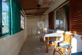 KUĆA NA GORNJEM ZAMETU – 150 m², VELIKA OKUĆNICA, Rijeka, Famiglia