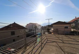 KUĆA NA GORNJEM ZAMETU – 150 m², VELIKA OKUĆNICA, Rijeka, Famiglia