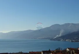 Rijeka, Martinkovac, samostojeća kuća sa tri stana i dvije garaže, Rijeka, Casa