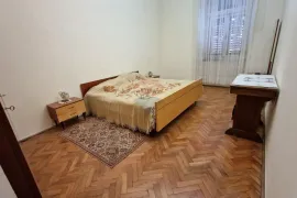 Istra, Pula, veliki stan sa garažom, 3S+DB, Pula, Wohnung