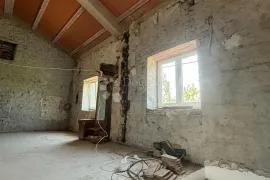 Autentična istarska kamena kuća – prilika za renovaciju!, Svetvinčenat, Famiglia