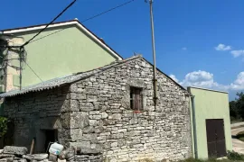 Autentična istarska kamena kuća – prilika za renovaciju!, Svetvinčenat, Famiglia