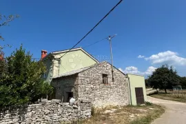 Autentična istarska kamena kuća – prilika za renovaciju!, Svetvinčenat, Famiglia