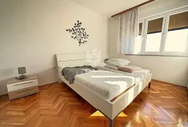 Pula, prekrasan stan s pogledom na more, iznad Arene!, Pula, Appartement