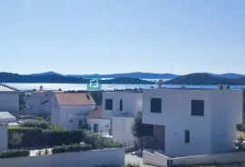 VODICE, novo, dvojna kuća, panoramski pogled na more, bazen, vrt, Vodice, Haus