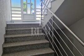 HOSTI-ODLIČAN STAN U KVALITETNOJ ZGRADI NOVIJE GRADNJE, 2S+DB OD 65 m2, Rijeka, Appartement