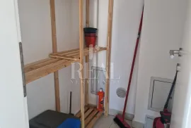 HOSTI-ODLIČAN STAN U KVALITETNOJ ZGRADI NOVIJE GRADNJE, 2S+DB OD 65 m2, Rijeka, Appartement