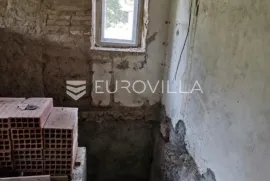 Fužine, Lič - lijepa starina na mirnoj lokaciji, započeta adaptacija, Fužine, Haus