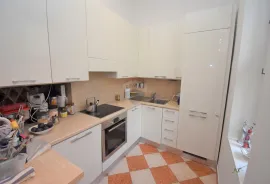 Zagreb, Centar, četverosoban stan 90 m2 (moguća zamjena), Zagreb, Wohnung