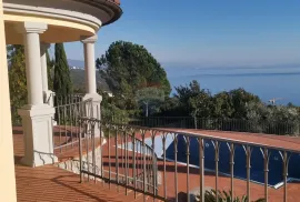 OPATIJA, POBRI - obiteljska vila s bazenom i panoramskim pogledom, Opatija - Okolica, Ev