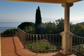 OPATIJA, POBRI - obiteljska vila s bazenom i panoramskim pogledom, Opatija - Okolica, Casa