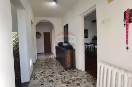 Istra,Pula- kuća na velikoj okućnici 200m od mora, Pula, Famiglia