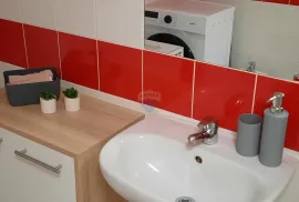 Istra, Pješčana uvala, - kuća s tri apartmana, Medulin, Дом