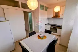 Pećine, 2S+DB, površine 71m2, I.kat, balkon, parking, Rijeka, Appartement