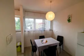 Pećine, 2S+DB, površine 71m2, I.kat, balkon, parking, Rijeka, Appartement