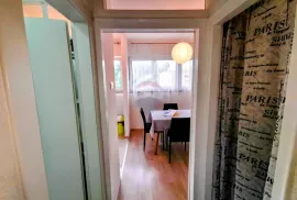 Pećine, 2S+DB, površine 71m2, I.kat, balkon, parking, Rijeka, Appartement