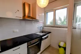 Pećine, 2S+DB, površine 71m2, I.kat, balkon, parking, Rijeka, Appartement